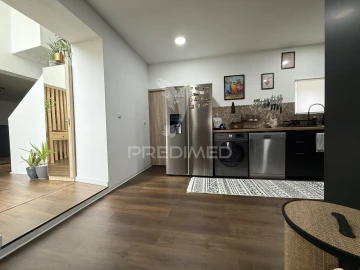 Moradia T4 para Venda em Arneiro das Milhariças
