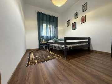 Moradia T4 para Venda em Arneiro das Milhariças