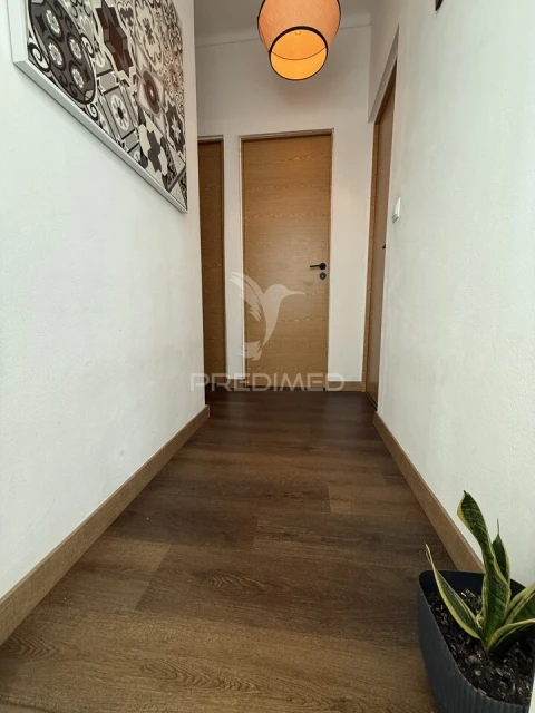 Moradia T4 para Venda em Arneiro das Milhariças
