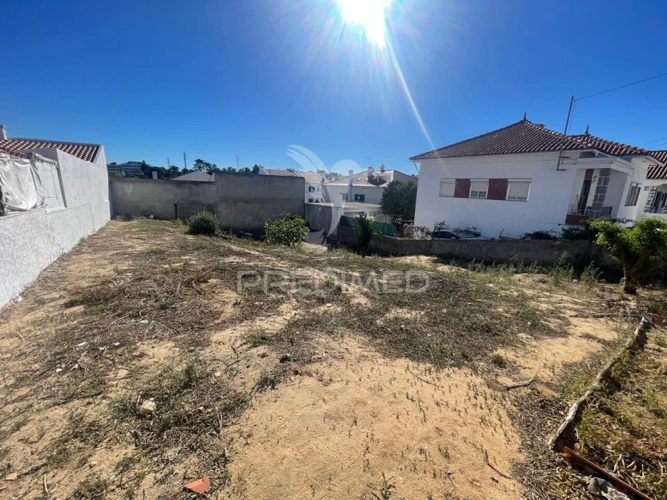 Terreno para Venda em Charneca de Caparica e Sobreda Foto 6
