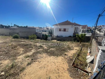 Terreno para Venda em Charneca de Caparica e Sobreda