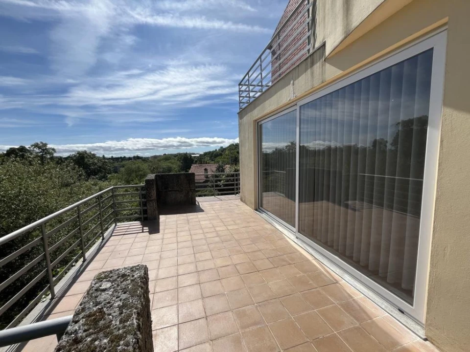 Moradia T3 para Venda em Guarda Foto 2