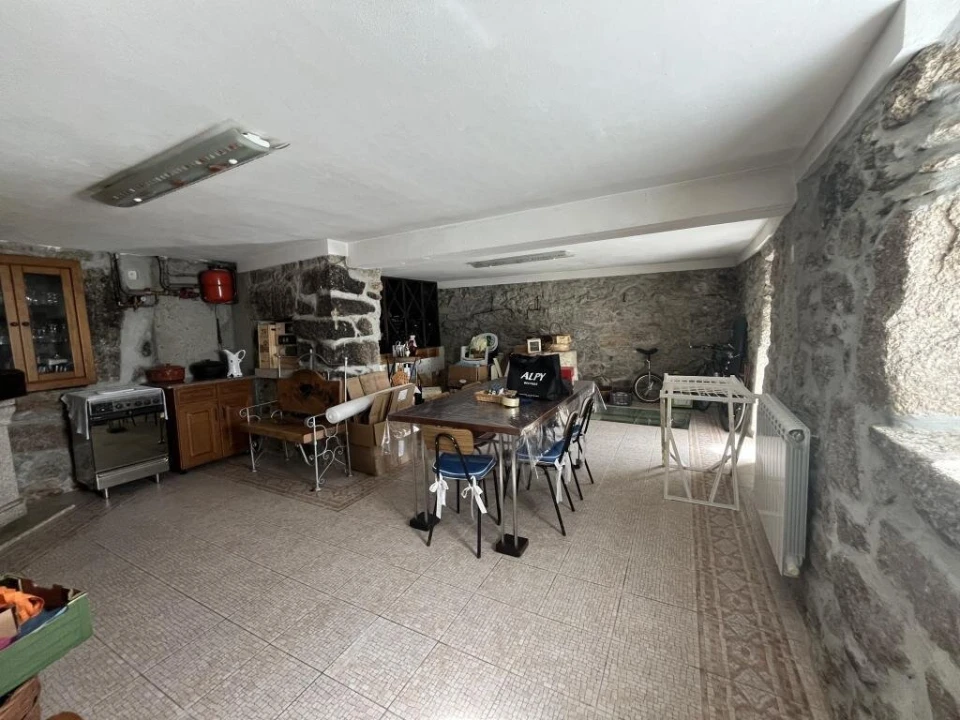 Moradia T3 para Venda em Guarda Foto 30