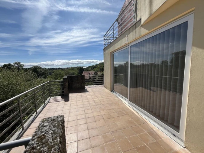 Moradia T3 para Venda em Guarda Foto 2