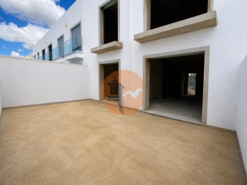 Moradia T3 para Venda em Moncarapacho e Fuseta