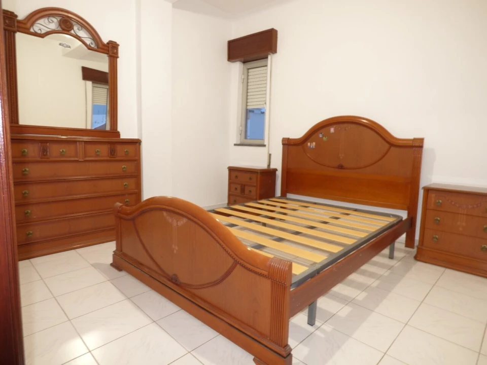 Apartamento T4 para Venda em São Bartolomeu de Messines Foto 9