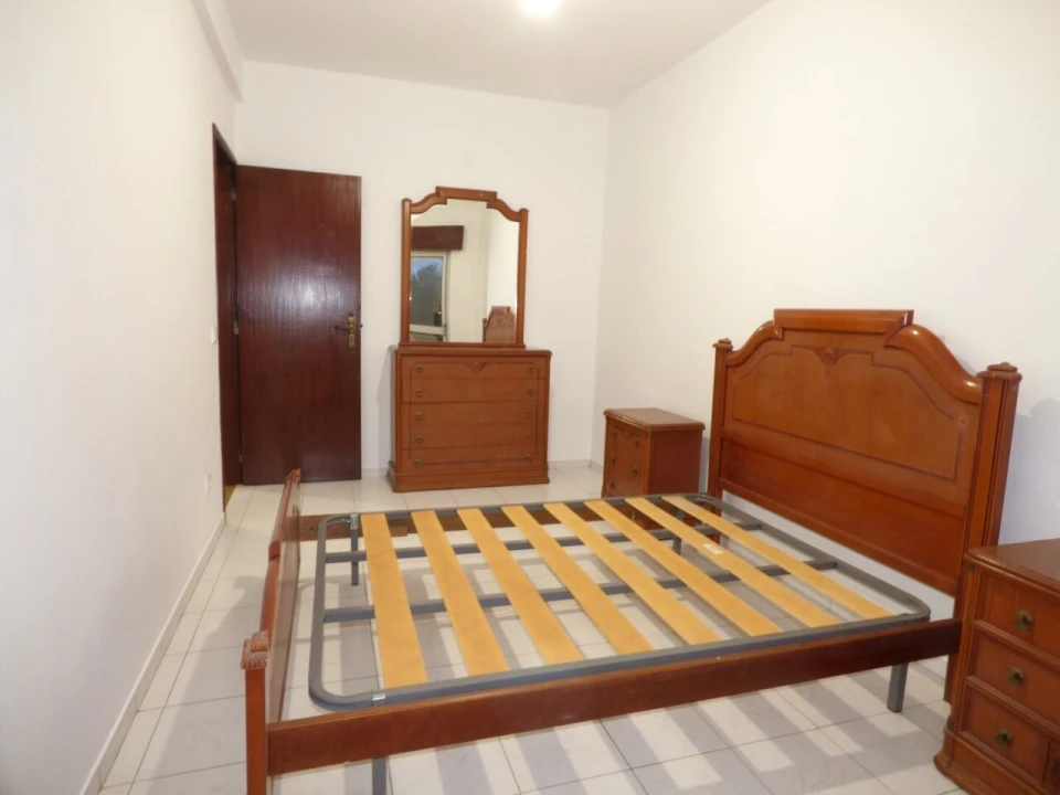 Apartamento T4 para Venda em São Bartolomeu de Messines Foto 8