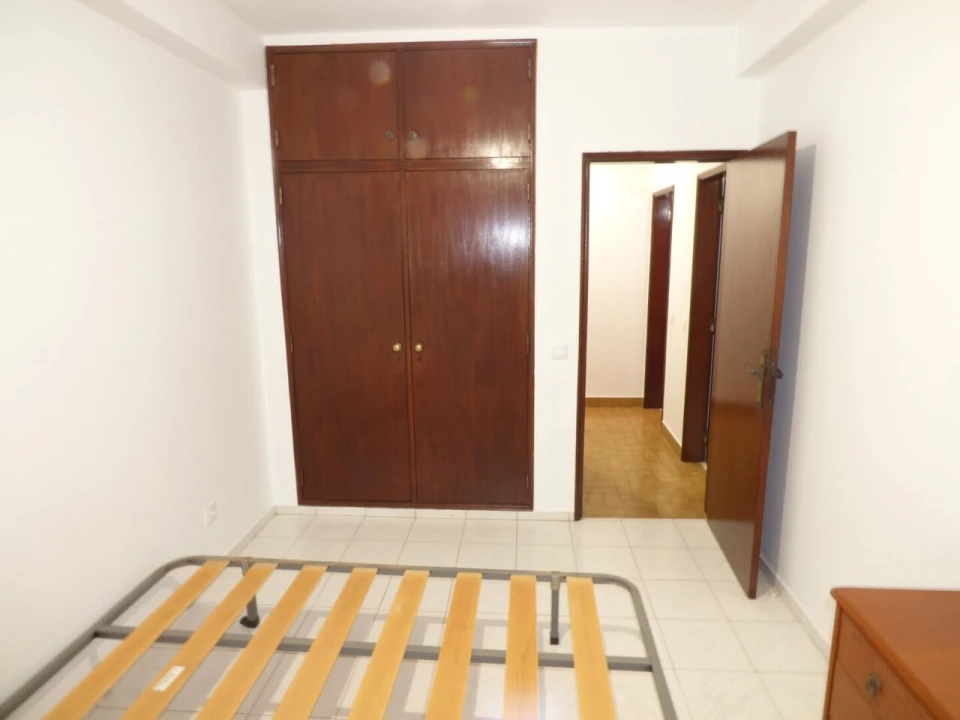 Apartamento T4 para Venda em São Bartolomeu de Messines Foto 12