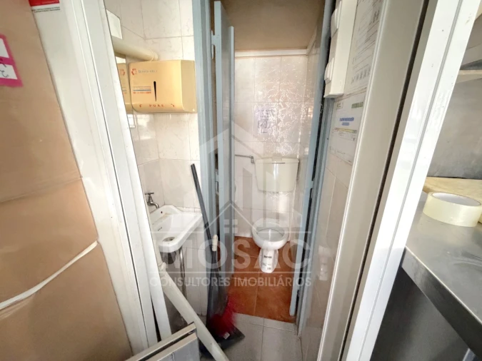 Loja para Venda em Santo António dos Cavaleiros e Frielas Foto 6