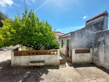 Moradia T4 para Venda em São Salvador da Aramenha