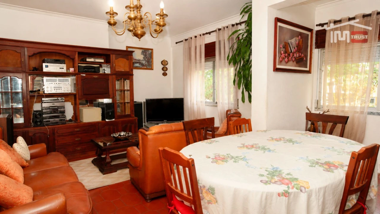 Apartamento T4 para Venda em Águas Livres Foto 5