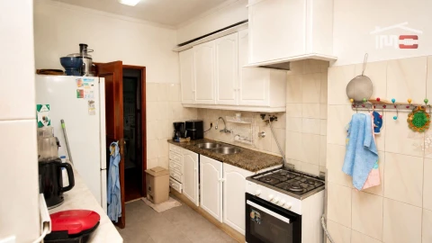 Apartamento T4 para Venda em Águas Livres