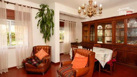 Apartamento T4 para Venda em Águas Livres