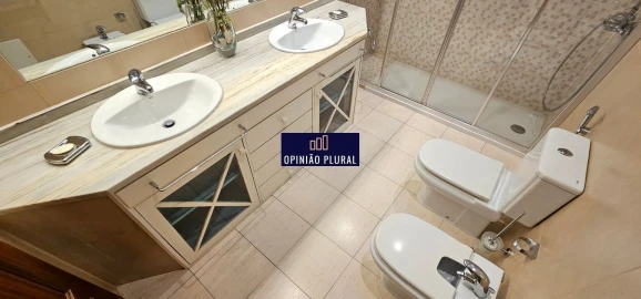 Moradia T5 para Venda em Campanhã