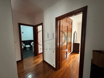 Quarto para Arrendamento em Rio Tinto