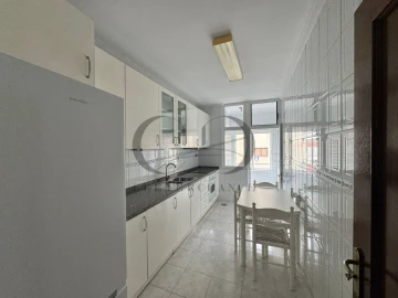 Quarto para Arrendamento em Rio Tinto