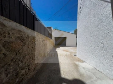 Moradia T5 para Venda em Escapães