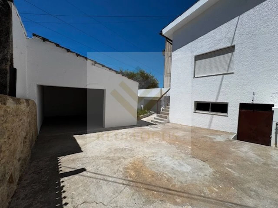 Moradia T5 para Venda em Escapães Foto 39