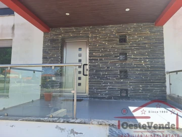 Moradia T4 para Venda em Cadaval e Pêro Moniz