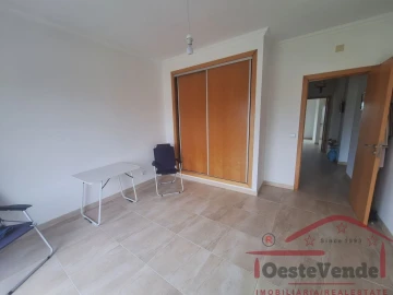 Moradia T4 para Venda em Cadaval e Pêro Moniz