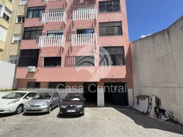 Loja para Venda em Falagueira-Venda Nova