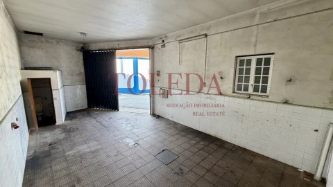 Moradia T1 para Venda em Almoster