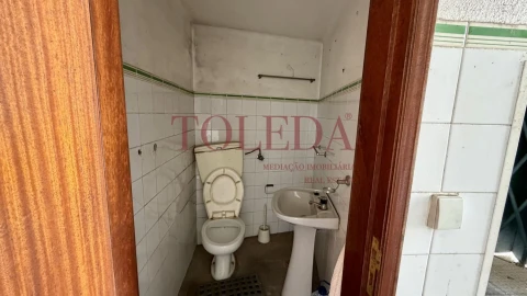 Moradia T1 para Venda em Almoster