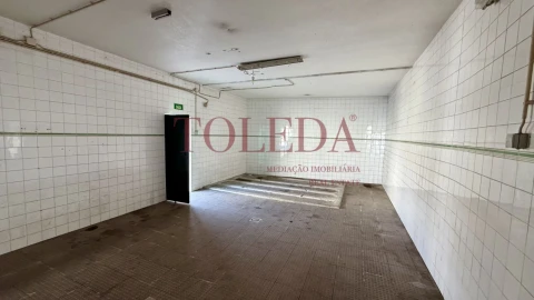 Moradia T1 para Venda em Almoster