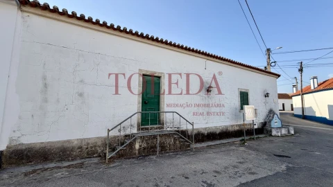 Moradia T1 para Venda em Almoster