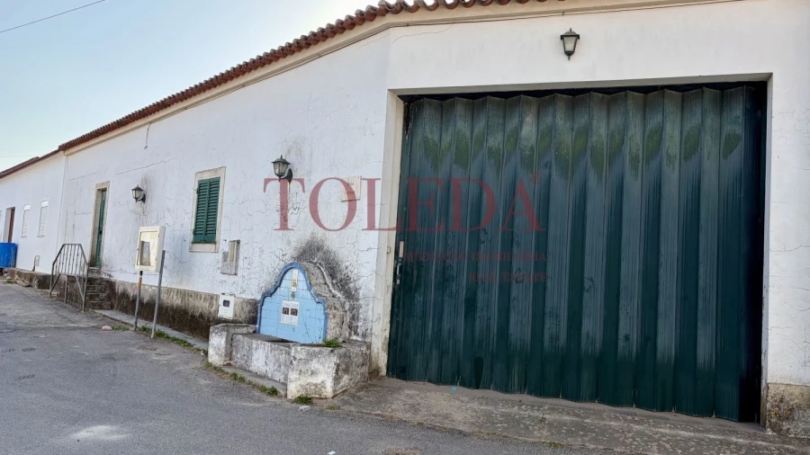 Moradia T1 para Venda em Almoster Foto 4