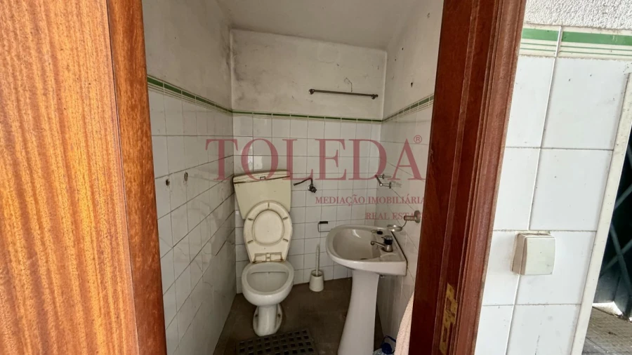 Moradia T1 para Venda em Almoster Foto 14