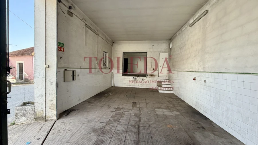 Moradia T1 para Venda em Almoster Foto 15