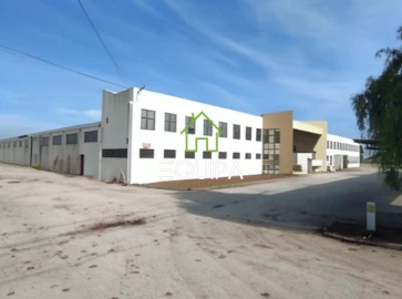 Loja para Venda em Torres Novas (Santa Maria, Salvador e Santiago)