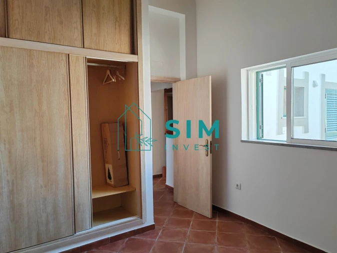 Moradia T3 para Venda em Quelfes Foto 18