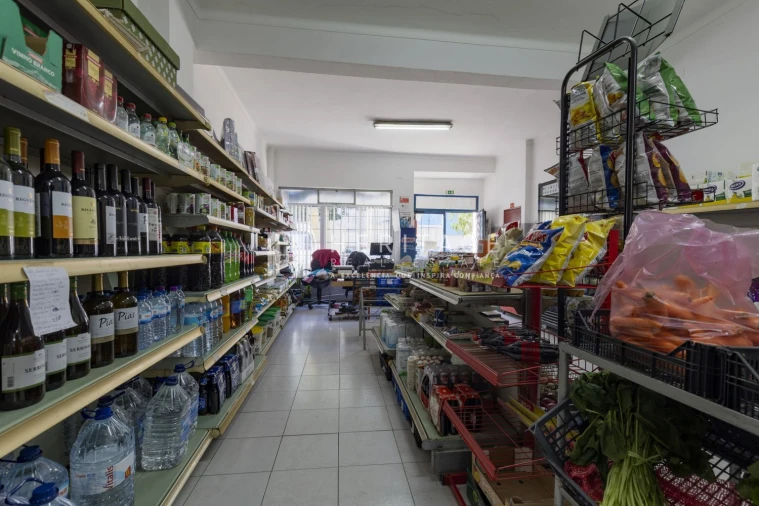 Loja para Trespasse em Alto do Seixalinho, Santo André e Verderena Foto 9