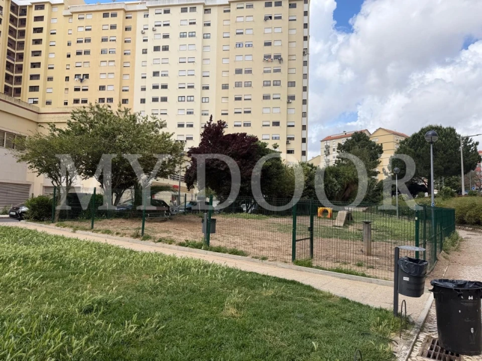 Apartamento T2 para Venda em Sacavém e Prior Velho Foto 30