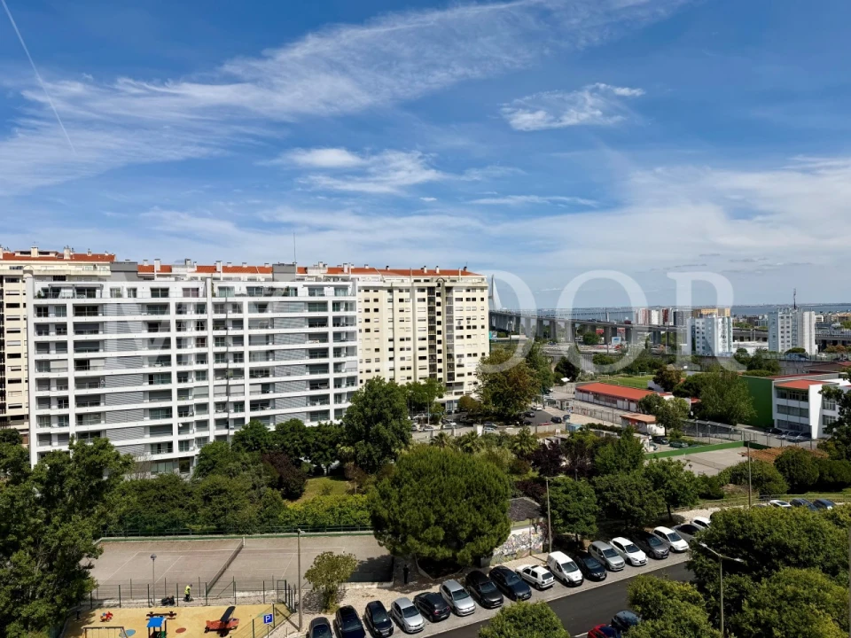 Apartamento T2 para Venda em Sacavém e Prior Velho Foto 35