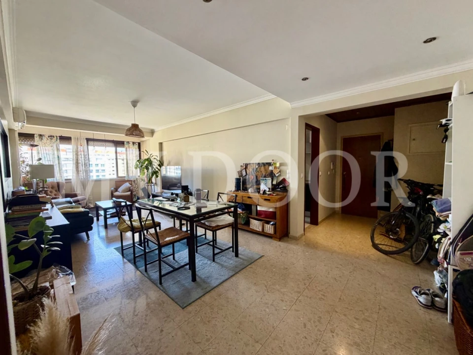 Apartamento T2 para Venda em Sacavém e Prior Velho Foto 1