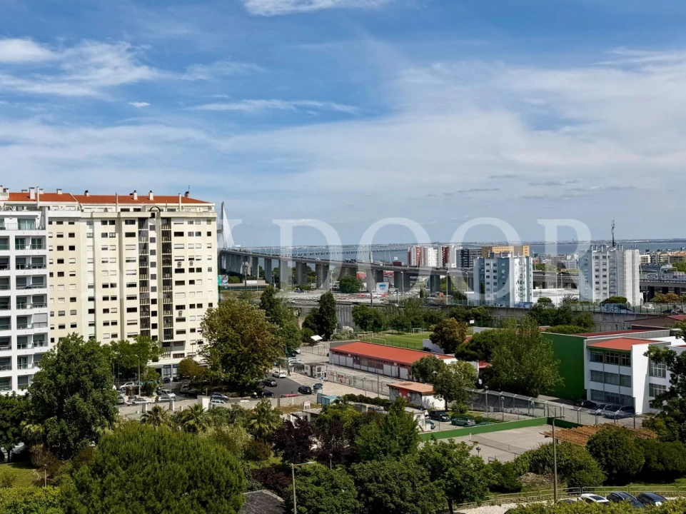 Apartamento T2 para Venda em Sacavém e Prior Velho Foto 2