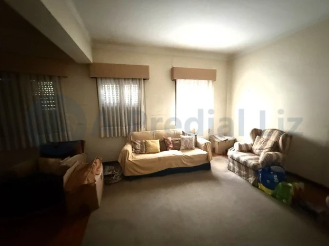 Apartamento T5 para Venda em Ramalde Foto 3