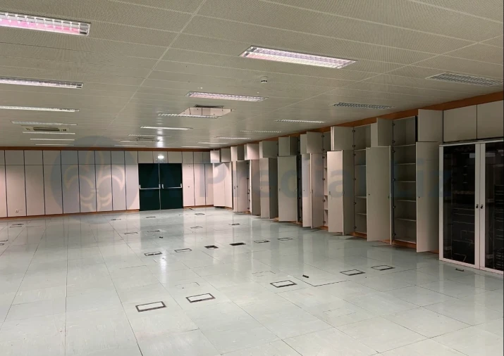 Armazém para Venda em Carnaxide e Queijas Foto 4