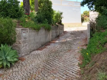 Moradia T3 para Venda em Santa Barbara de Nexe