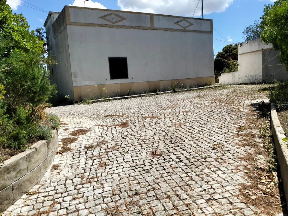 Moradia T3 para Venda em Santa Barbara de Nexe Foto 2
