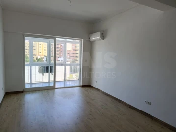 Apartamento T2 para Venda em Carnide