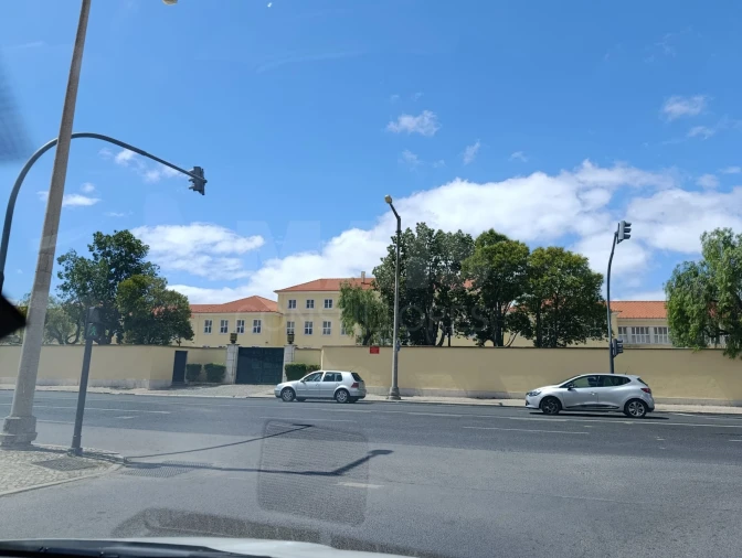 Apartamento T2 para Venda em Carnide Foto 6