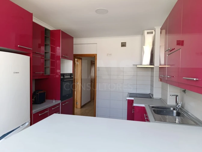 Apartamento T2 para Venda em Carnide Foto 4