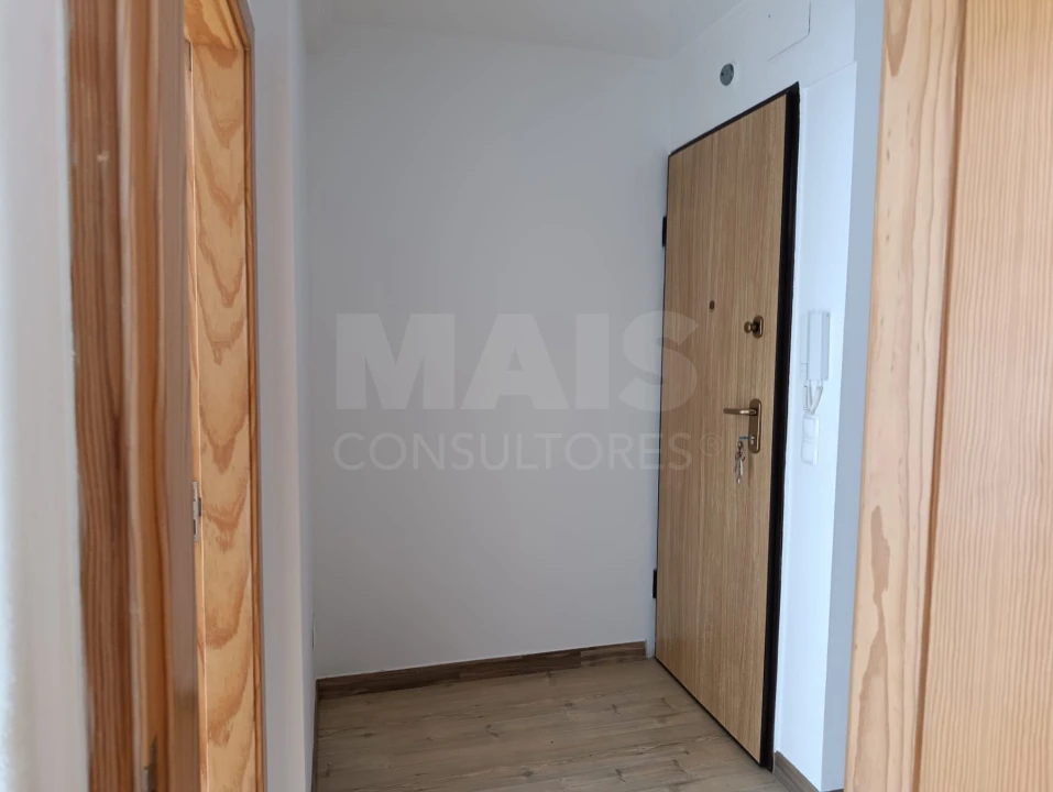 Apartamento T2 para Venda em Carnide Foto 12