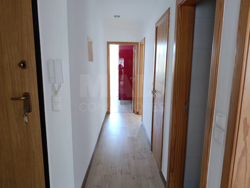 Apartamento T2 para Venda em Carnide Foto 11