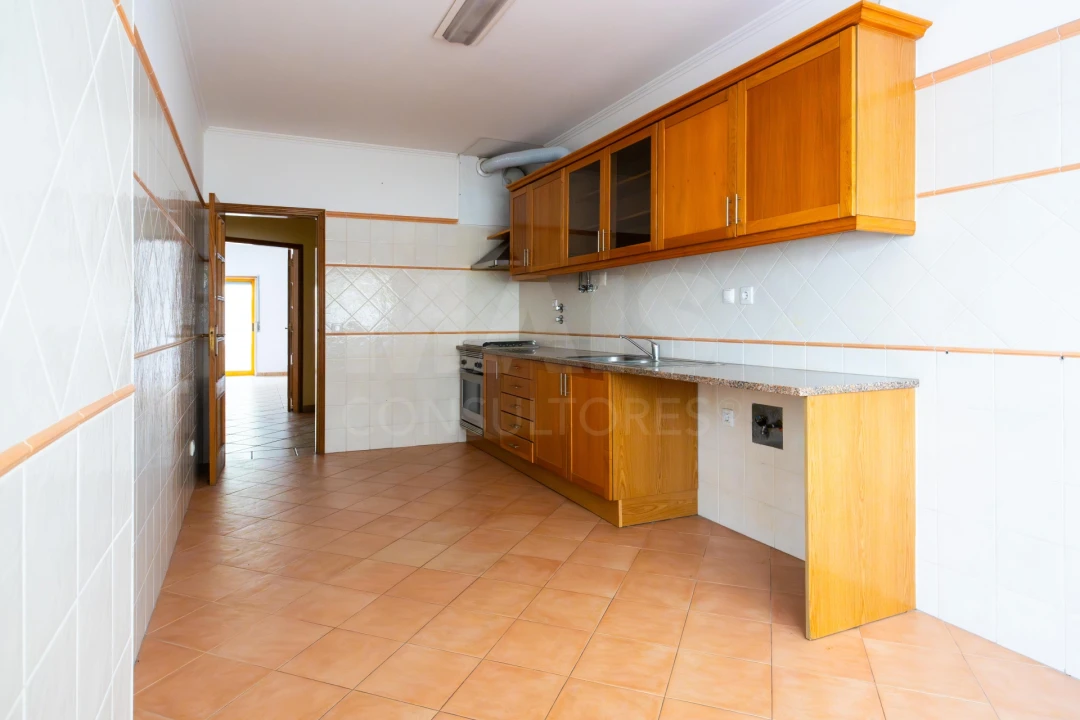 Apartamento T3 para Venda em Castanheira do Ribatejo e Cachoeiras Foto 8