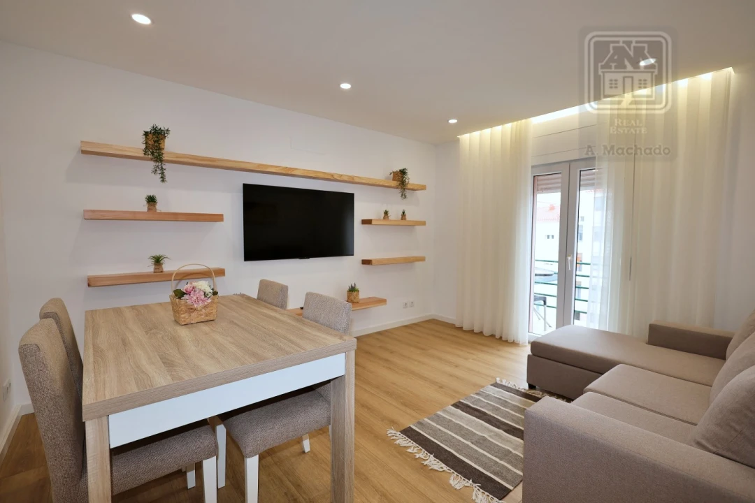 Apartamento T2 para Arrendamento em Ponta Delgada (São José) Foto 4